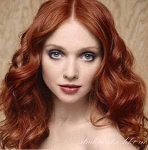 Фото прически Локоны на рыжие волосы