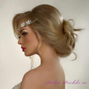 Женская свадебная прическа на собранные волосы
