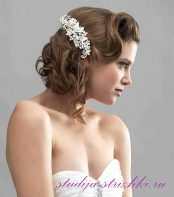 Женская свадебная прическа Локоны на средние волосы, фото 4